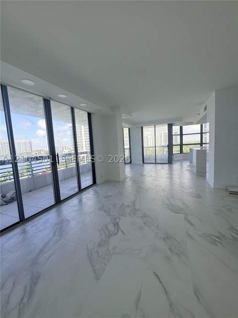 19101 NE 36th Ct 1005, Aventura FL - photo 12 of 47
