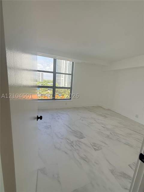 19101 NE 36th Ct 1005, Aventura FL - photo 22 of 47