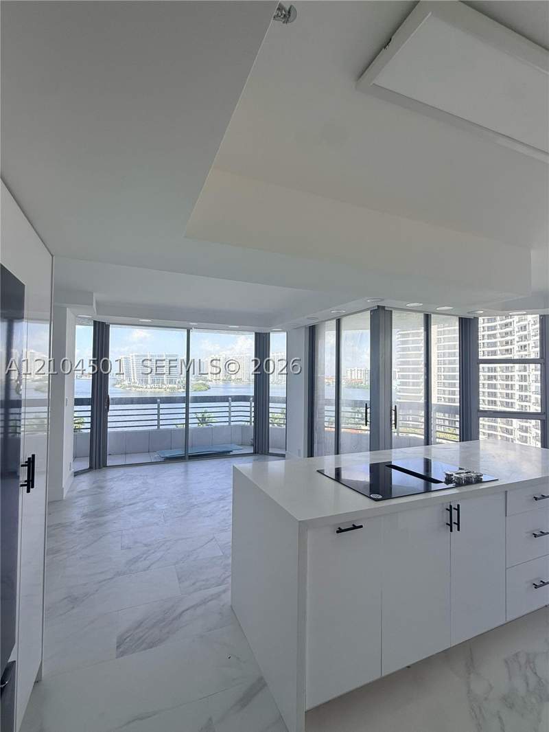2 bedroom Condominium at 19101 NE 36th Ct 1005, Mystic Pointe Condo No Th, Aventura — photo 3