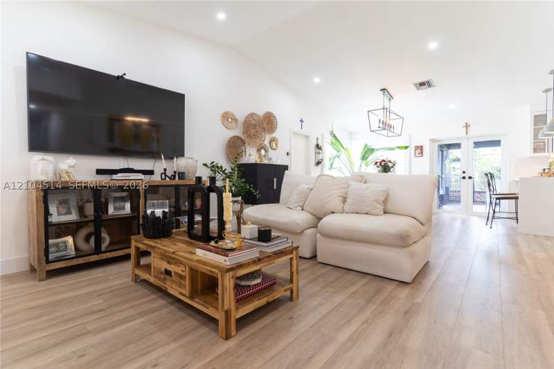 3 bedroom SingleFamilyResidence at 13360 SW 99th Ter, Calusa Club Estates 5th A, Miami — photo 5