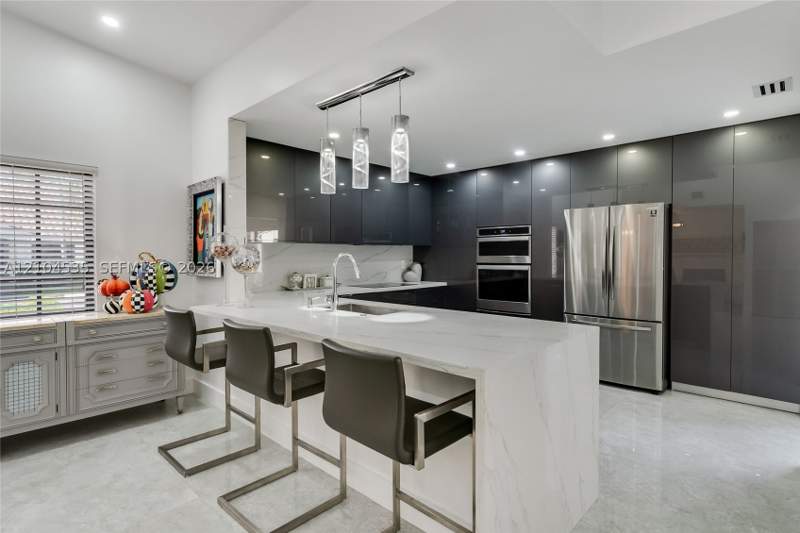 3 bedroom Condominium at 21244 Harbor Way 211-21, Costain Villas Harbor Vil, Aventura — photo 2