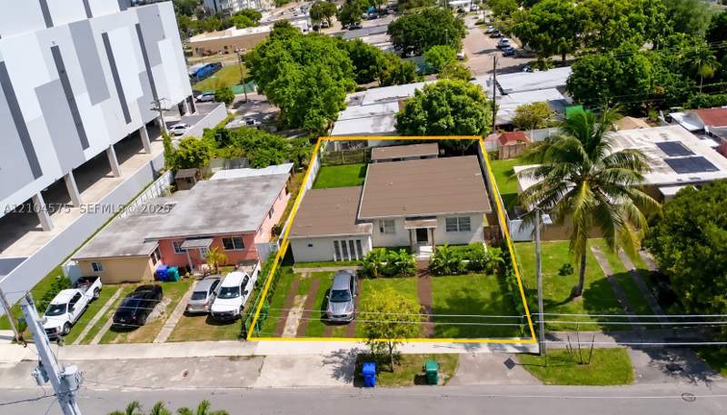 5 bedroom SingleFamilyResidence at 61 SW 55th Ave, Flagler Gardens, Miami — photo 2
