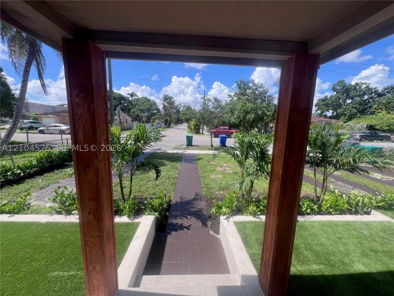 5 bedroom SingleFamilyResidence at 61 SW 55th Ave, Flagler Gardens, Miami — photo 5