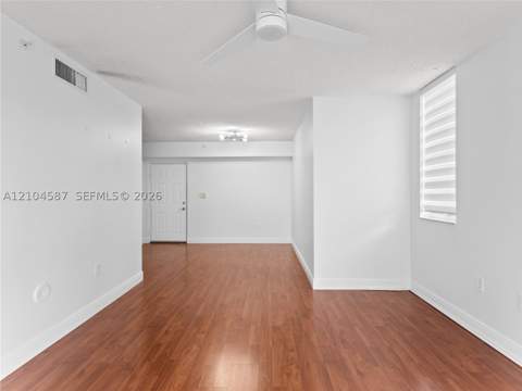 4360 NW 107th Ave 101, Doral FL - photo 10 of 29