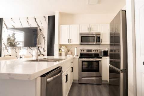 1030 NE 42nd Ave, Homestead FL - photo 6 of 13