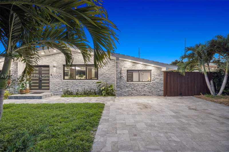 4 bedroom SingleFamilyResidence at 20930 NE 26th Ave, Sunswept Isle, Miami — photo 2