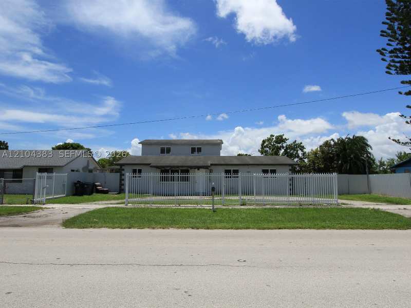 5 bedroom SingleFamilyResidence at 11460 SW 224th St, Richland Estates, Miami — photo 1