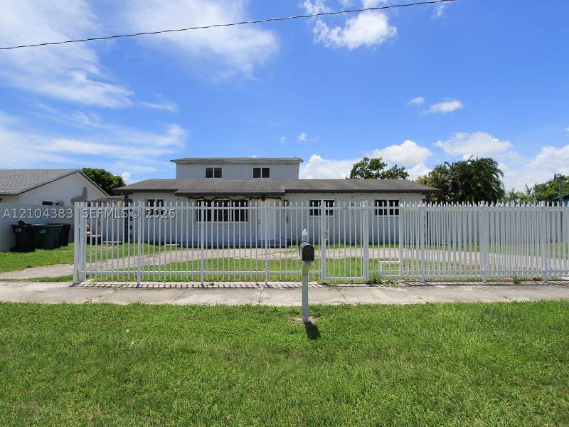 5 bedroom SingleFamilyResidence at 11460 SW 224th St, Richland Estates, Miami — photo 2