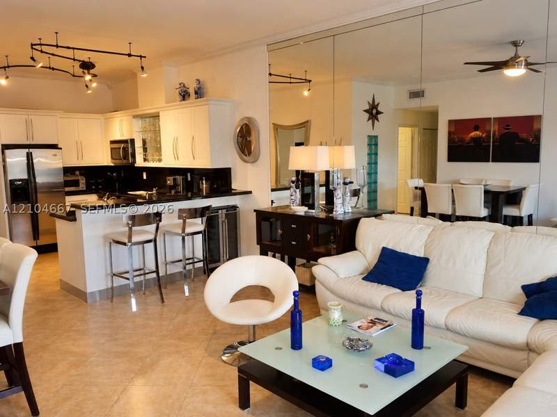 1 bedroom Condominium at 5601 Collins Ave M1, The Pavilion Condo, Miami Beach — photo 2