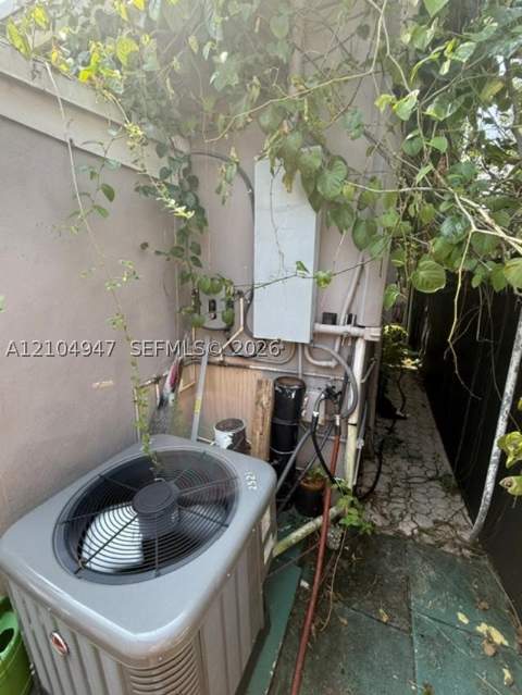 2305 NE 135th Ter, North Miami Beach FL - photo 10 of 19