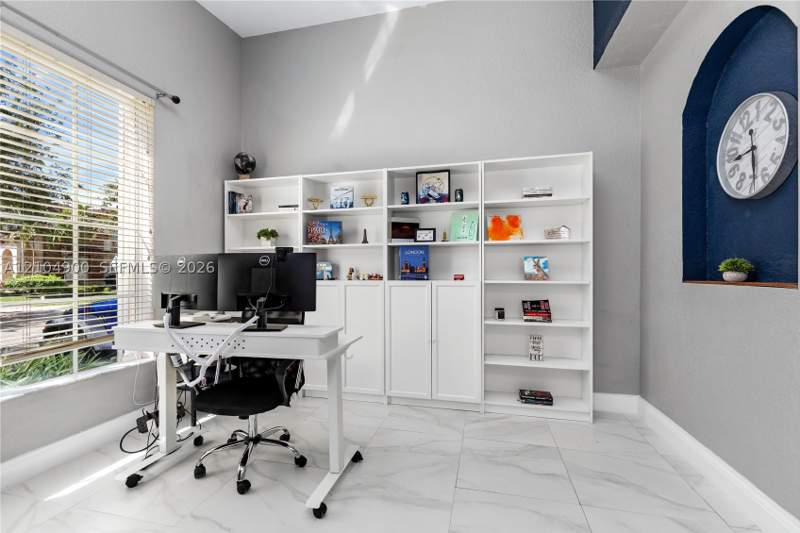 4 bedroom SingleFamilyResidence at 9383 SW 227th Ln, Lakes By The Bay Day, Cutler Bay — photo 5