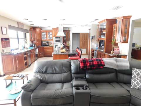 20500 SW 198th St, Miami FL - photo 9 of 12