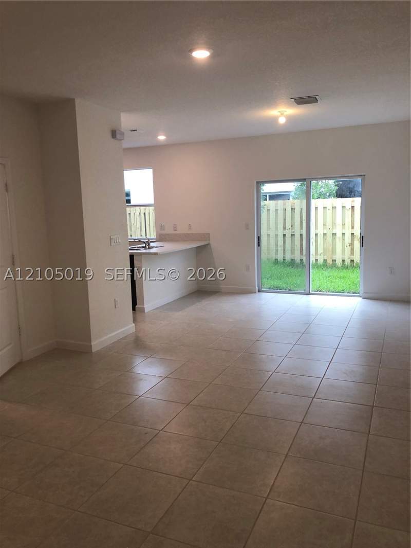 3 bedroom Townhouse at 2610 SE 13th St, Keys Gate Residential, Homestead — photo 2