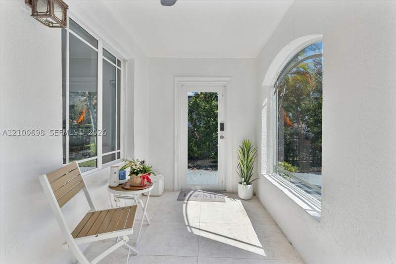 2 bedroom SingleFamilyResidence at 2231 SW 17th St, Vedado, Miami — photo 3