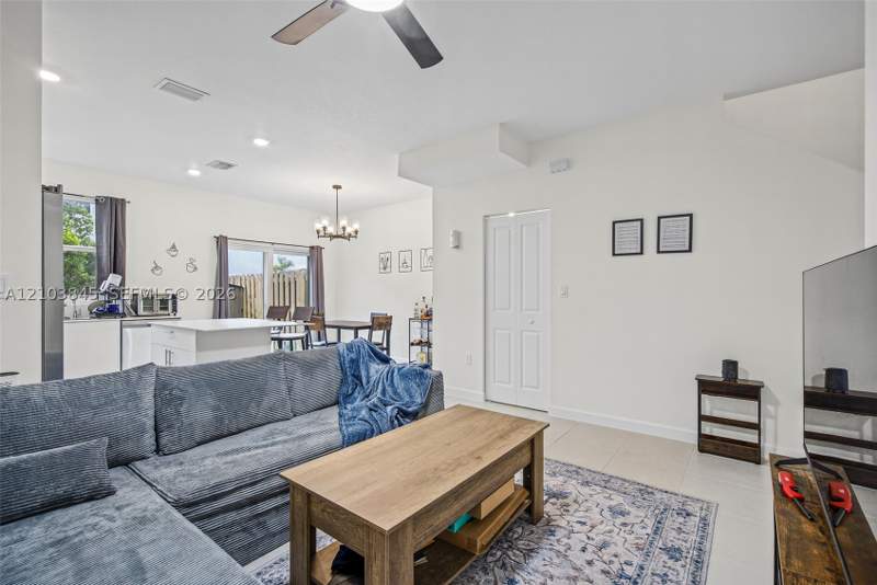 3 bedroom Townhouse at 35703 SW 178th Pl, Antillia, Homestead — photo 4