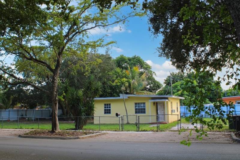 2 bedroom SingleFamilyResidence at 12450 NW 13th Ave, Sunkist Grove, North Miami — photo 2