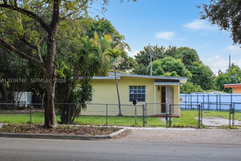 2 bedroom SingleFamilyResidence at 12450 NW 13th Ave, Sunkist Grove, North Miami — photo 3