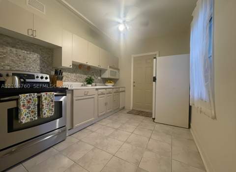 12450 NW 13th Ave, North Miami FL - photo 6 of 13