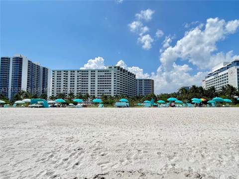 2899 Collins Ave 931, Miami Beach FL - photo 11 of 31