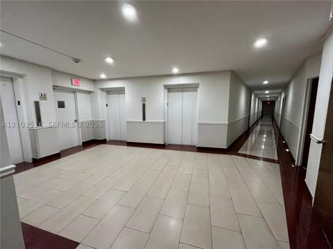 2899 Collins Ave 931, Miami Beach FL - photo 9 of 31