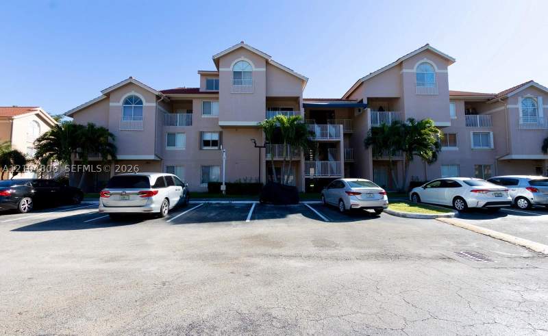 2 bedroom Condominium at 10451 SW 157th Pl 303, Royal Palm Place, Miami — photo 2