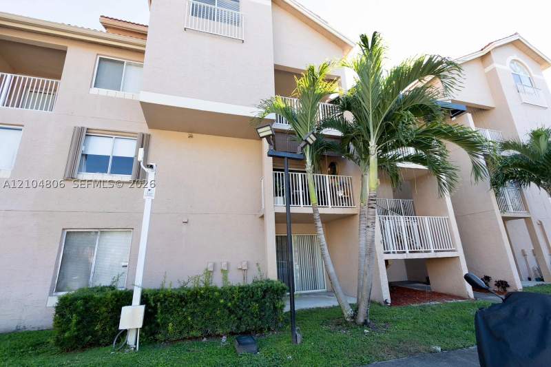 2 bedroom Condominium at 10451 SW 157th Pl 303, Royal Palm Place, Miami — photo 4