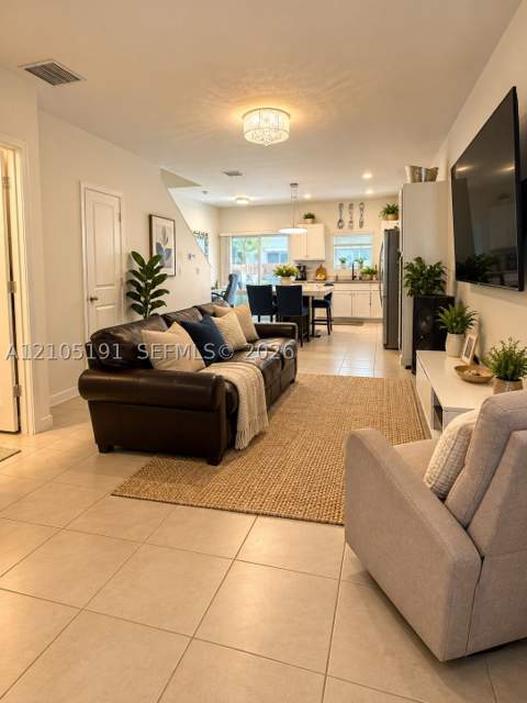 249 NE 3rd Ct, Florida City FL - photo 8 of 27