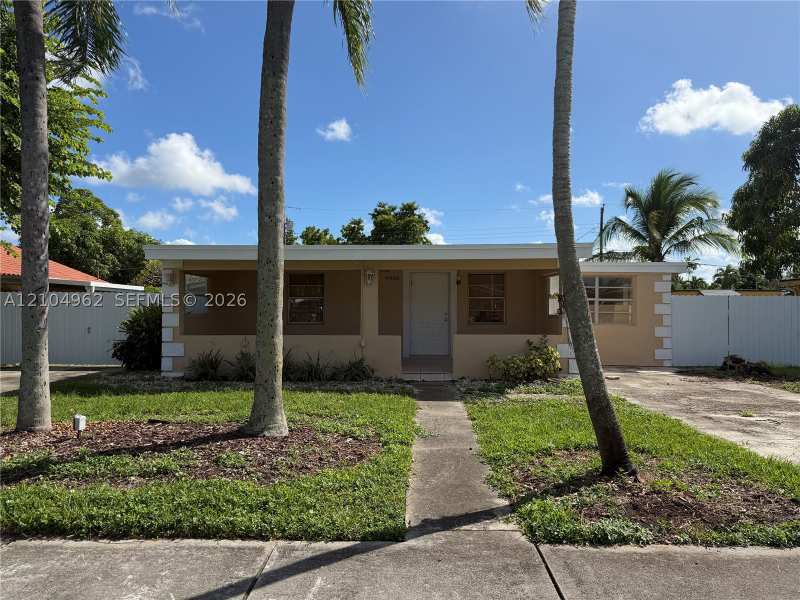 5 bedroom SingleFamilyResidence at 9960 SW 42nd St, Tropical Estates, Miami — photo 1