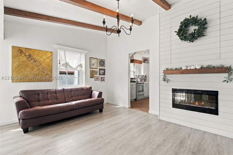 3 bedroom SingleFamilyResidence at 208 Iroquois St, Golf Course Addn Hia, Miami Springs — photo 5
