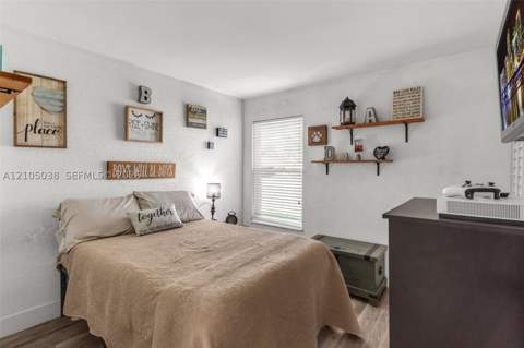 7651 SW 134th Ave, Miami FL - photo 12 of 34