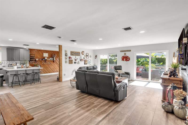 3 bedroom SingleFamilyResidence at 7651 SW 134th Ave, Winston Park Unit 4, Miami — photo 4