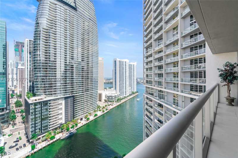 1 bedroom Condominium at 475 Brickell Ave 2414, Iconbrickell Condo No 1, Miami — photo 1
