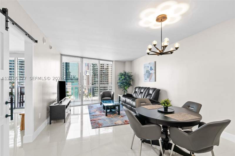 1 bedroom Condominium at 475 Brickell Ave 2414, Iconbrickell Condo No 1, Miami — photo 3