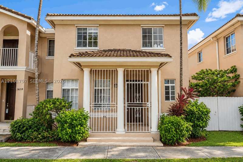 3 bedroom Townhouse at 14218 SW 272nd St, Mandarin Lakes, Homestead — photo 1