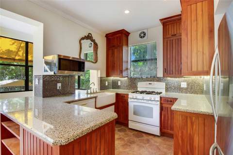 668 NW North River Dr, Miami FL - photo 12 of 27