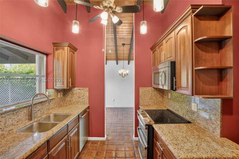 5821 SW 89th Pl, Miami FL - photo 14 of 57