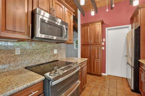 5821 SW 89th Pl, Miami FL - photo 16 of 57