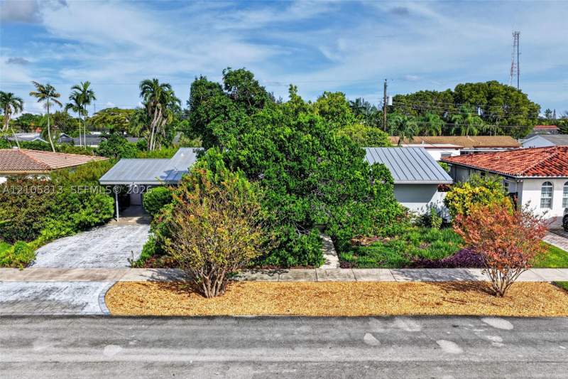 3 bedroom SingleFamilyResidence at 5821 SW 89th Pl, Darlington Manor, Miami — photo 3