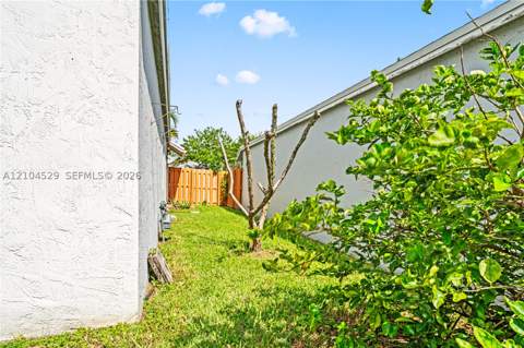 10340 SW 208th Ln, Cutler Bay FL - photo 12 of 17
