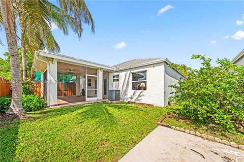 10340 SW 208th Ln, Cutler Bay FL - photo 13 of 17