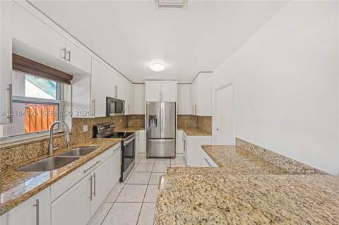 10340 SW 208th Ln, Cutler Bay FL - photo 6 of 17