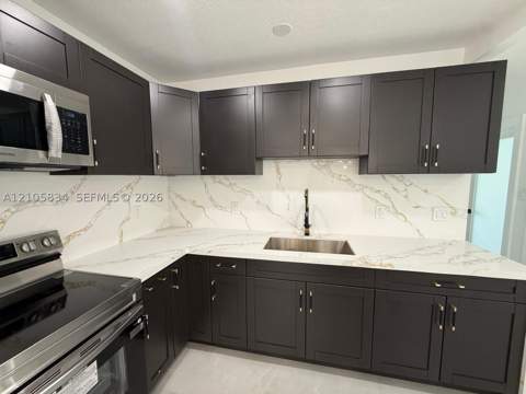775 E 6th Pl, Hialeah FL - photo 16 of 45