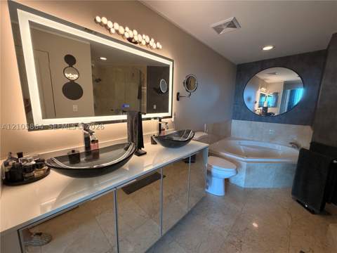 7900 Harbor Island Dr 925, North Bay Village FL - photo 17 of 42