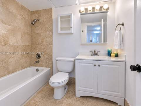 251 174th St 212, Sunny Isles Beach FL - photo 10 of 28