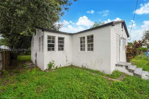 1053 NW 55th St, Miami FL - photo 6 of 15