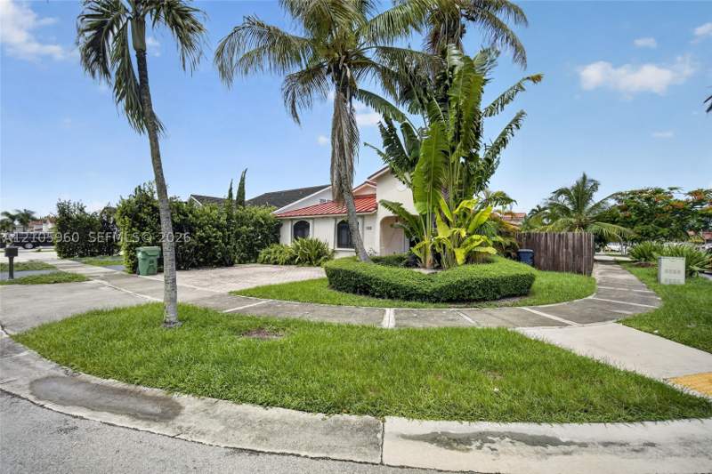 3 bedroom SingleFamilyResidence at 3855 SW 149th Pl, Villa Sevilla, Miami — photo 4
