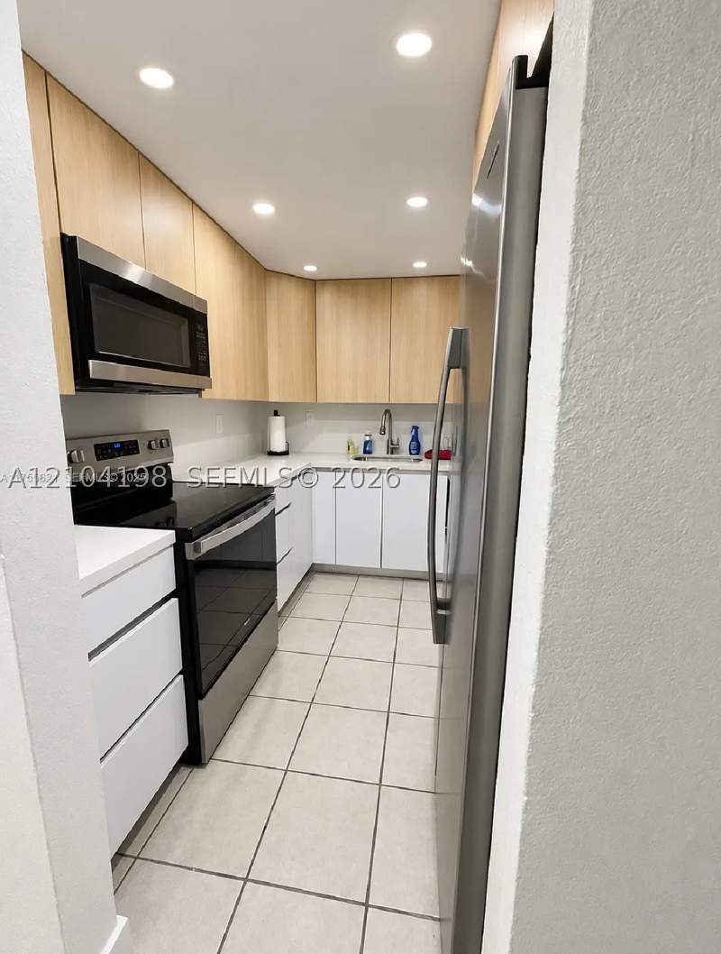 2 bedroom Condominium at 4550 NW 9th St 102E, Yolanda Villas Condo, Miami — photo 2