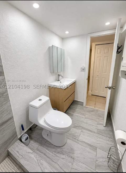 4550 NW 9th St 102E, Miami FL - photo 7 of 10