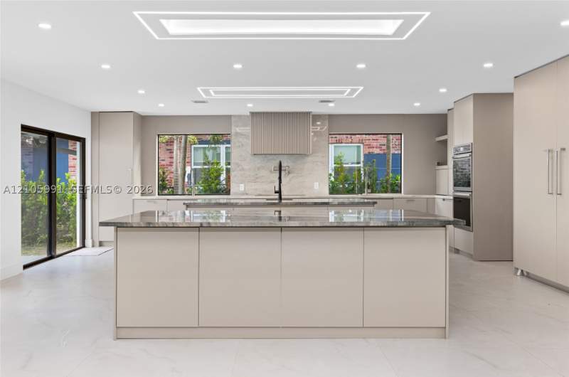 4 bedroom SingleFamilyResidence at 18735 NE 18th Ave, Greyknoll Golf Ests, Miami — photo 5