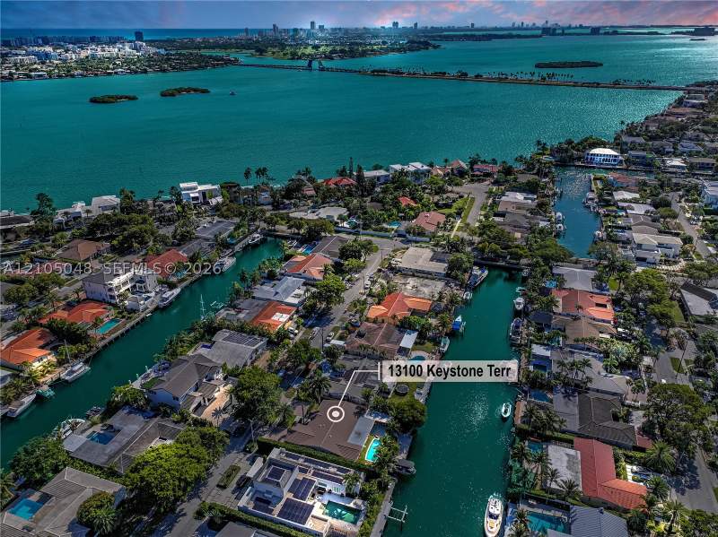 5 bedroom SingleFamilyResidence at 13100 Keystone Ter, Keystone Island No 5, North Miami — photo 2